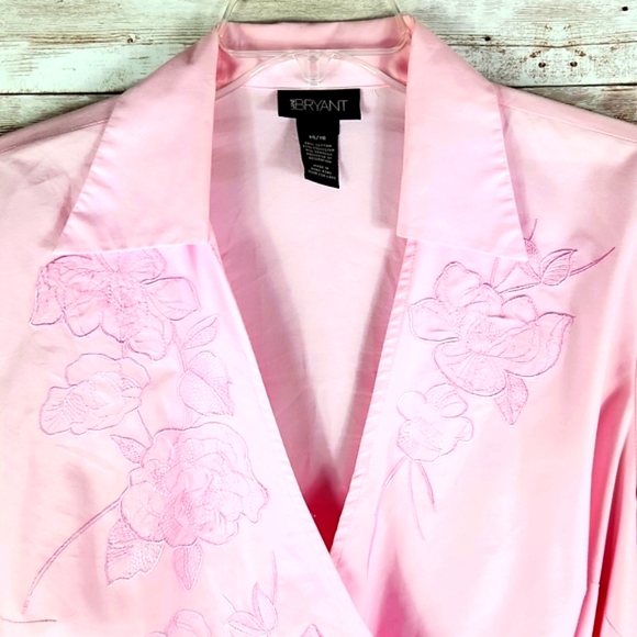 Lane Bryant, Women's pink long sleeves, v-neck top, Size 16/18w - Picture 5 of 7